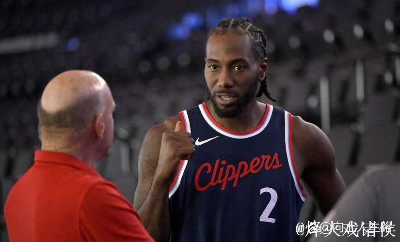 快船博主：想朝替补席泼杯饮料，我坦然接受终身禁赛